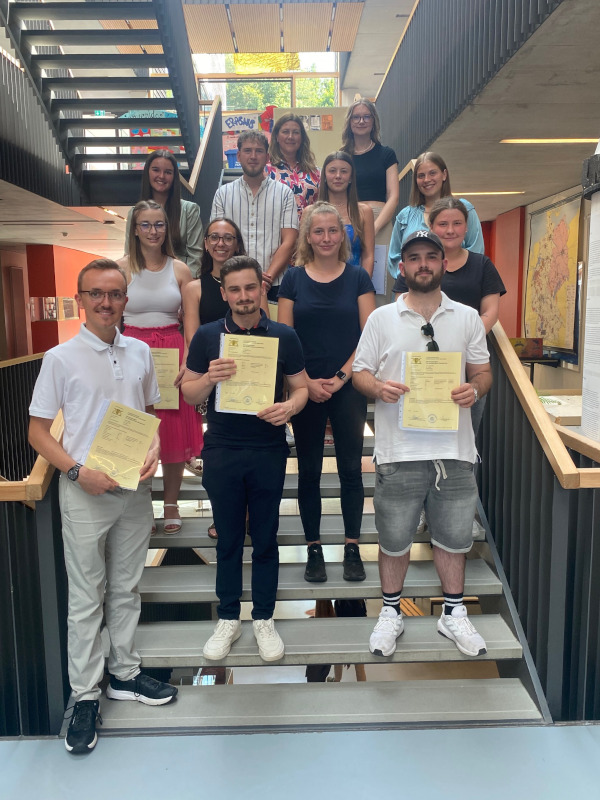 Industriekaufleute mit Klassenlehrerin Simone Feurer 